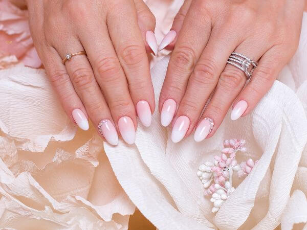 How to Do Gel Ombre Nails: Sponge or Brush